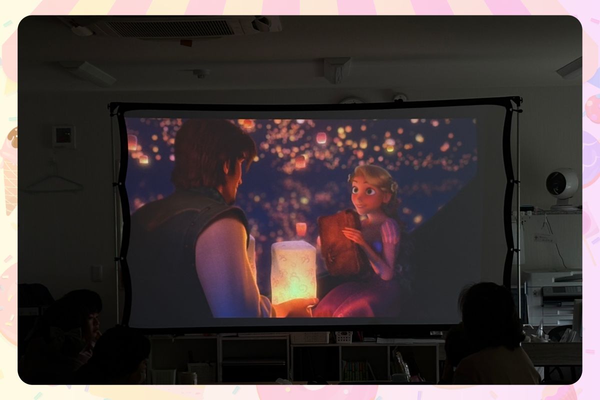 ハロウィン映画鑑賞会の様子